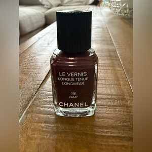 CHANEL Le Vernis Nail Polish in Deep Plum